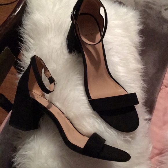 Heels - Picture 1 of 3